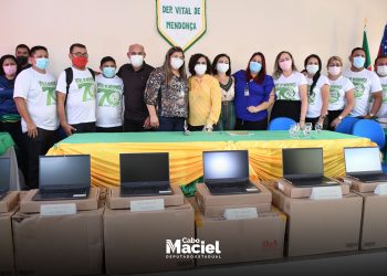 10 Escolas Estaduais de Itacoatiara são beneficiadas com emenda do Cabo Maciel com 100 Notebooks