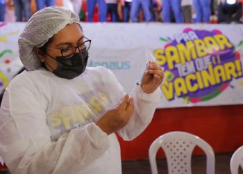 SES-AM orienta população sobre cuidados contra a Covid-19 durante o Carnaval