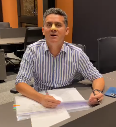 Prefeito David Almeida assina decreto de flexibilização do uso de máscaras em Manaus