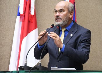 Cabo Maciel formaliza pedido para Asfaltamento de Ramais do município de Iranduba