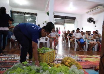 Setenta mil famílias são atendidas com programa que reduz desperdício de alimentos em feiras de Manaus