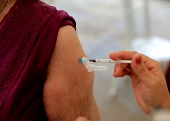 Vacinômetro: Amazonas já aplicou 6.840.769 doses de vacina contra Covid-19 até este sábado (16/04)