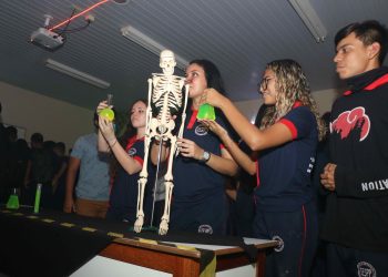Escola estadual na zona centro-oeste realiza primeira Mostra de Práticas Experimentais