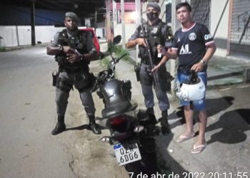 No bairro Colônia Terra Nova, Polícia Militar recupera moto roubada