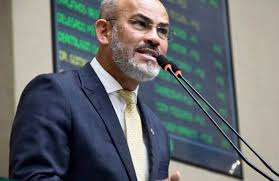 Cabo Maciel parabeniza Governador Wilson Lima pela assinatura do Convênio para recuperar 28 ruas de São Sebastião do Uatumã