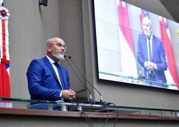 Cabo Maciel destaca na Tribuna  da ALEAM as melhorias na Área da Educação que seu mandato tem feito para o Distrito de Santo Antônio do Matupi