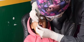 Prefeitura leva atendimentos odontológicos a escola da zona Leste no Dia ‘B’ da Saúde Bucal