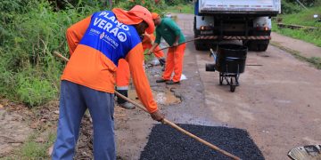 Prefeitura de Manaus intensifica obras na zona Oeste e recupera via importante no bairro Santo Agostinho