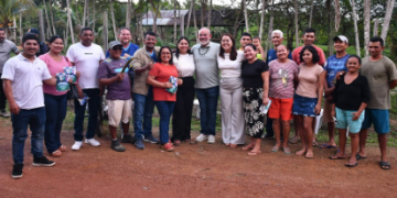 Cabo Maciel visita Ramal do Canaã ao lado da Prefeita de Maués Macelly Veras, para falar de Desenvolvimento e Dignidade para as Famílias locais