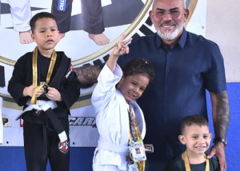 No Bairro da Alvorada, Cabo Maciel acompanha o 7º Open do Projeto Social Mulekada, que forma Crianças e Jovens por meio do Jiu-Jítsu