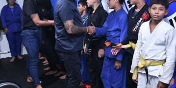 Cabo Maciel acompanha o trabalho realizado na Associação Leandro Libório de Jiu-Jitsu, que será contemplada com Emenda Parlamentar