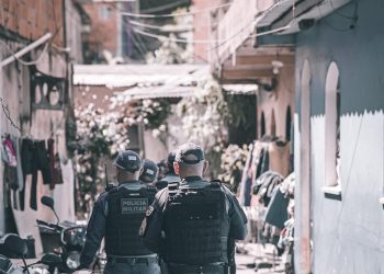 Polícia Militar do Amazonas prende homem após agredir companheira com socos na zona sul de Manaus