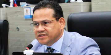 Projeto que institui cota de bolsa universitária para pais de crianças com TEA avança na CMM